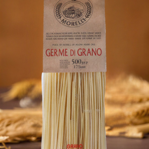 Pâtes à l'œuf avec la germe de blé